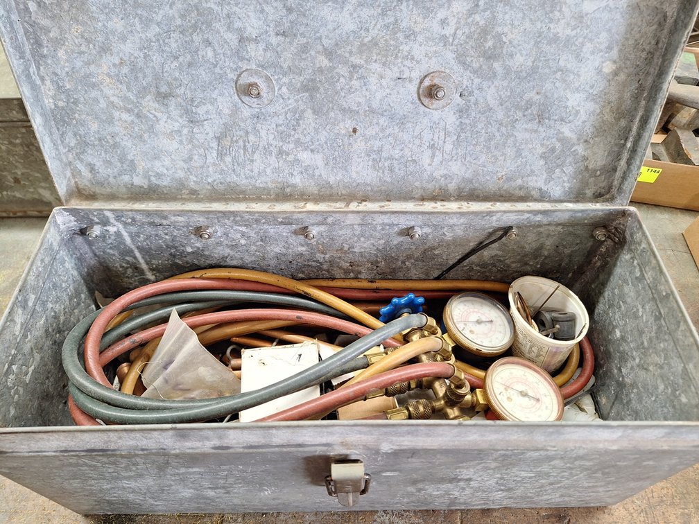 Pressure Gauges and More in Metal Case