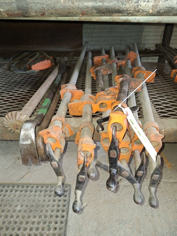 8 Pipe Clamps