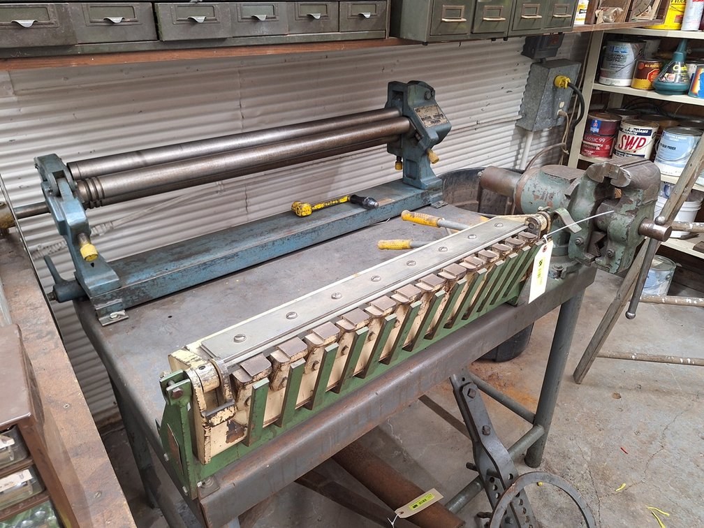 Metal Work Bench 42"x28"x32" with Bending Tool, Brak and 5" Vise