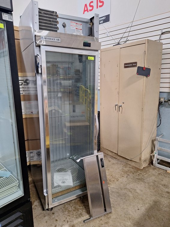 Beverage Air Single Glass Door Reach-In Refrigerator, 32"x28"x82.5"