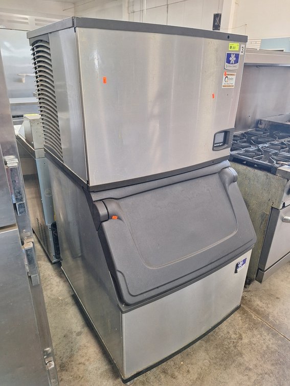 Manitowoc SS Commercial Ice Machine and Bin, 30"x24"x60"