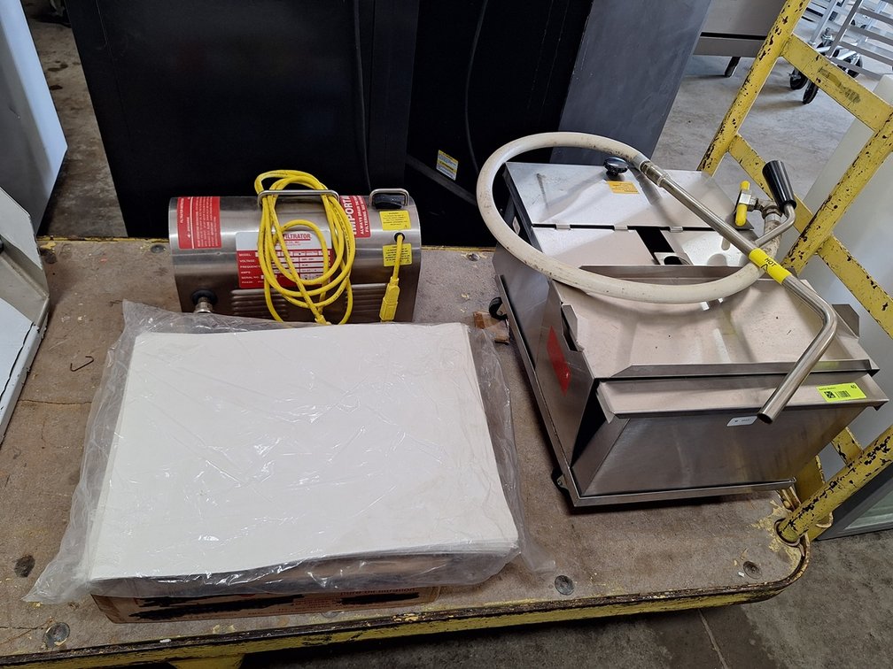 NEW RF Hunter Filtrator Ecco One Oil Filter System 65#, 22"x16"x12", New, List Price $5,780