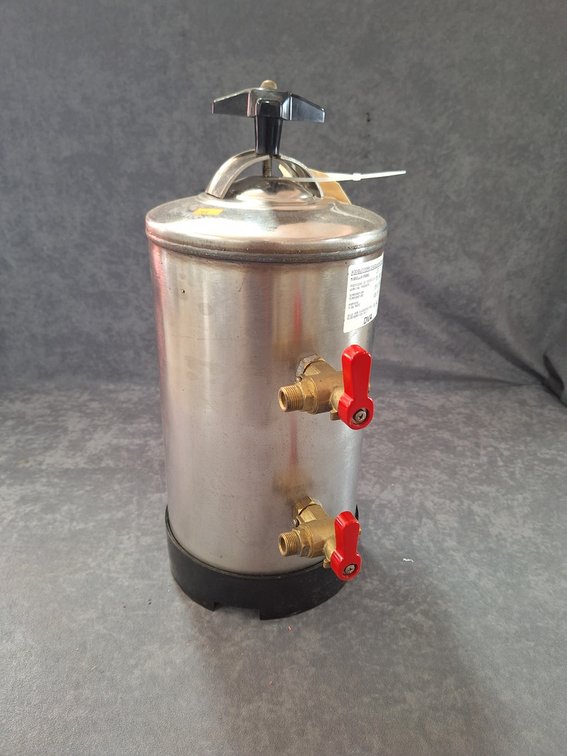 SS Professional Manual Water Softener, 9"x9"x16"