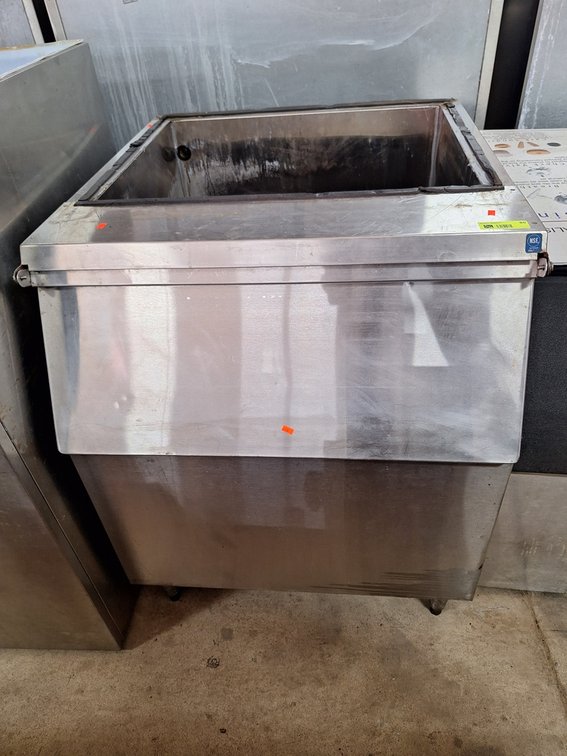 Ice-O-Matic Ice Storage Bin, 31"x30"x44.5"