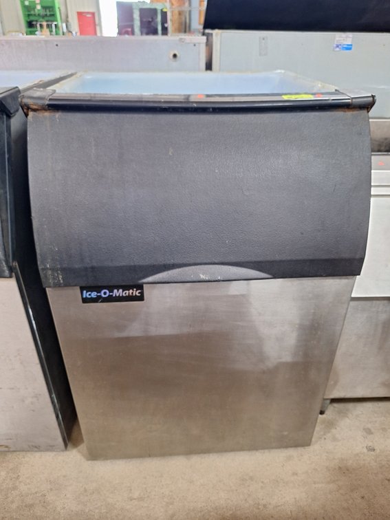 Ice-O-Matic Ice Storage Bin, 31"x30"x44.5"