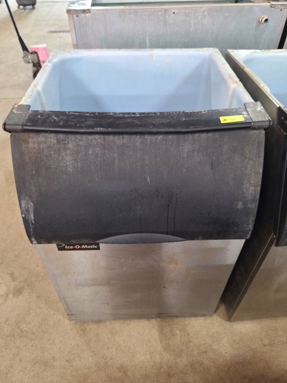 Ice-O-Matic Ice Storage Bin, 31"x30"x44.5"