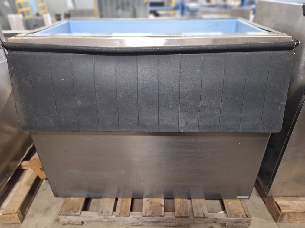 Hoshizaki Ice Storage Bin, 52"x31"x41"