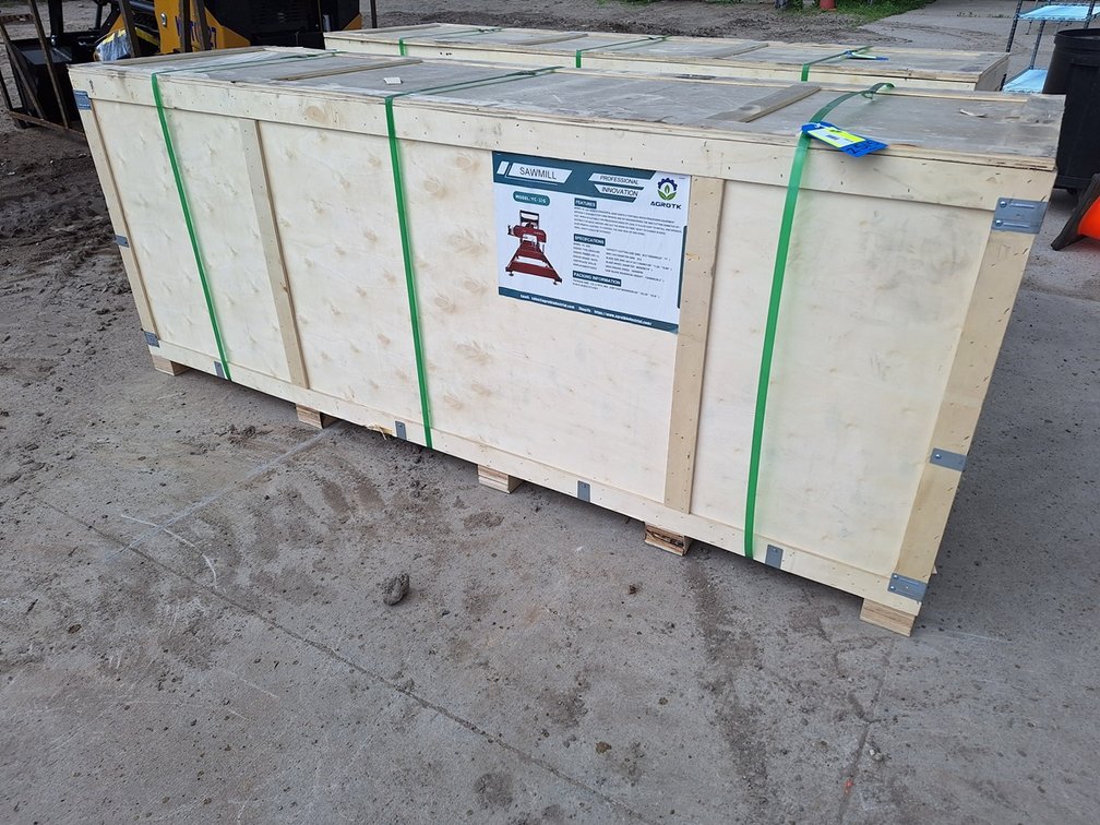 2026 AGT Portable Sawmill, Model YC-32G, Unused, Engine: RATO 15 HP, 32" Max Log Diameter, Blade Size: 158"x1.34"x0.04"