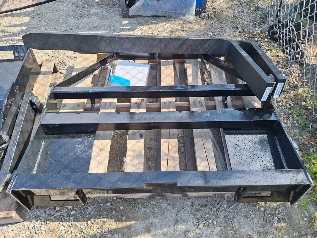 2026 Mower King Skid Steer Forks and Mast, Model SAII100, Unused, Adjustable, Quick Attach, 4,000 lbs. Rating, 352 lbs., 4\uFFFd1.4\uFFFd50