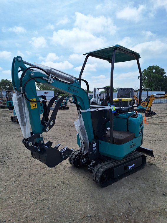 2026 CFG Mini Excavator, Model QK16R, Unused
