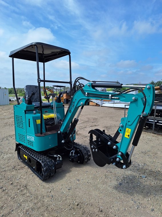 2026 CFG Mini Excavator, Model H15R, Unused