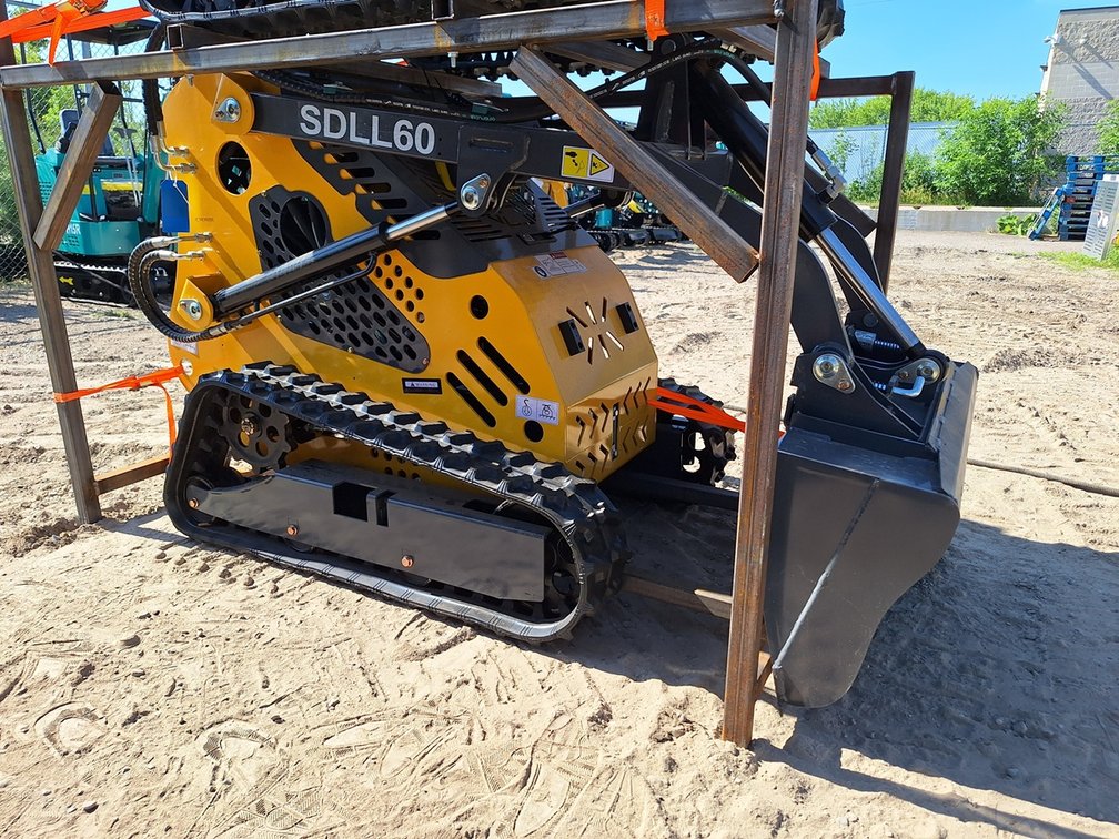 2026 SDLANCH Skid Steer Loader, Model SDLL60, Unused (handle and clamps damaged during shipment)