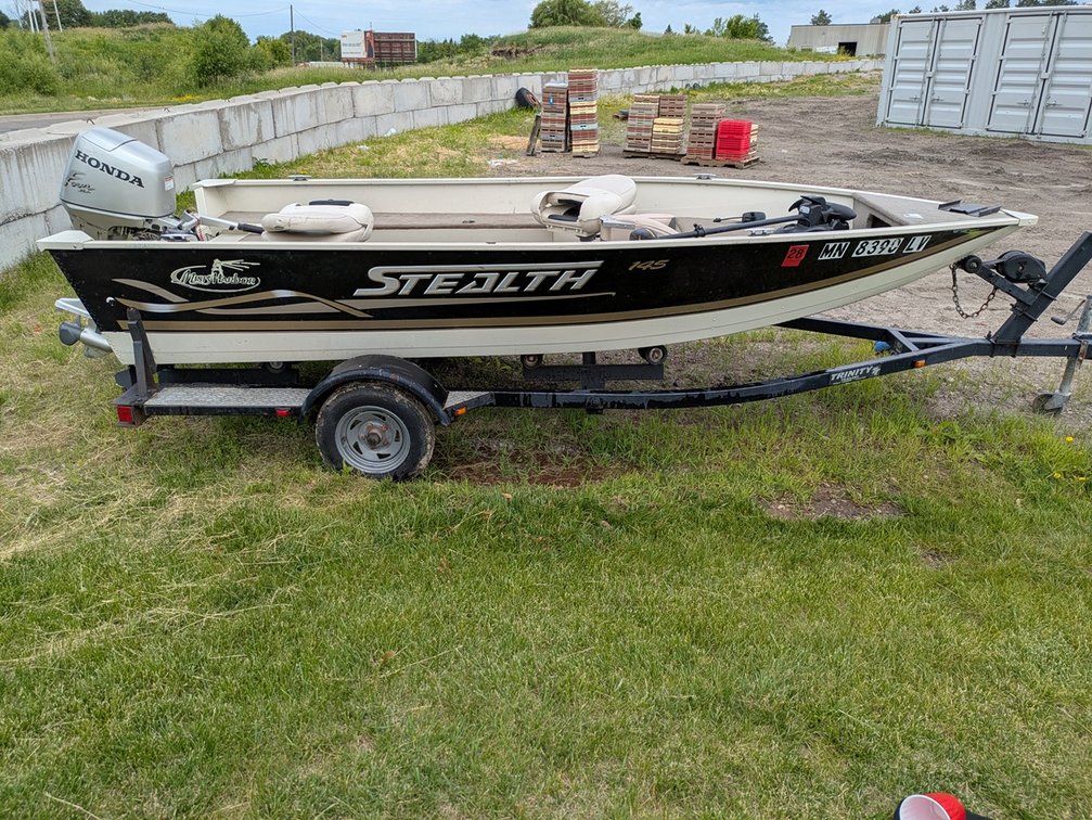 2003 Misty Harbor Stealth 14'11" Boat with 2003 Trinity Trailer