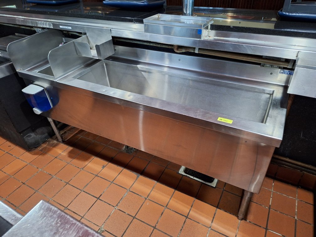 SS Beverage Tub/Ice Bin with Hand Sink, 72" W