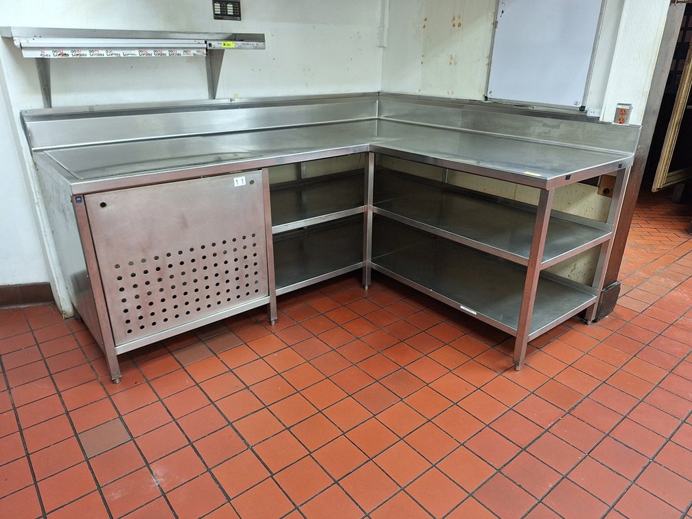 SS Corner Prep Table with Backsplash and Undershelf, 72"x72"x36"