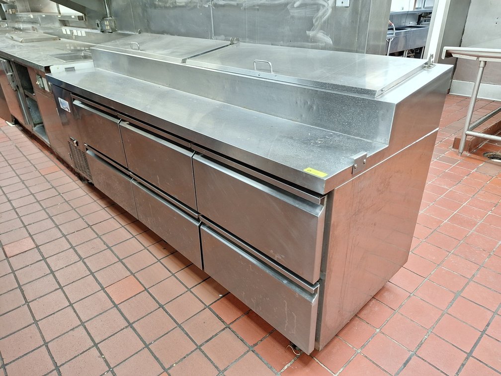 Avantco 6-Drawer SS Refrigerated Prep Station on Wheels, 94"x32"x43"