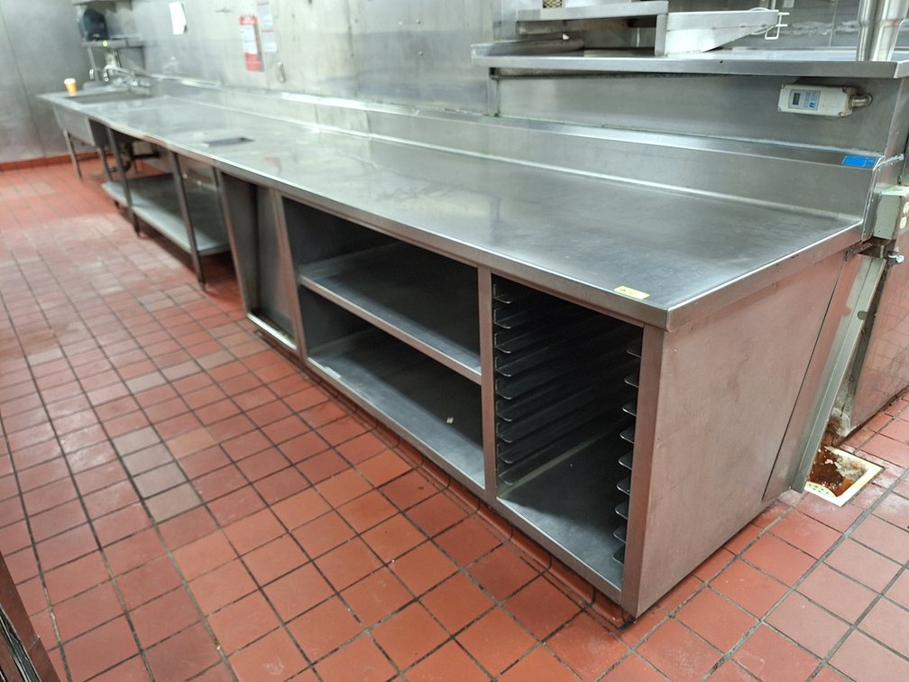 SS Prep/Wash Sink and table with Backsplash and Undershelf, 28'Lx32"x36"