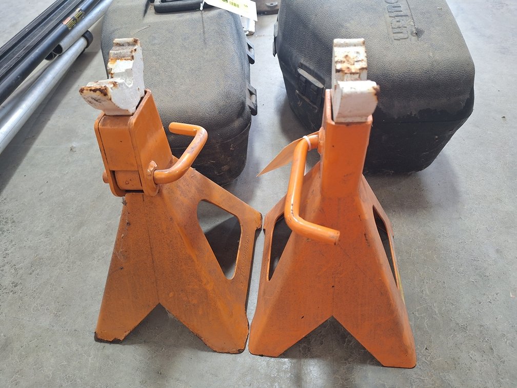 2 - 6 Ton Jack Stands