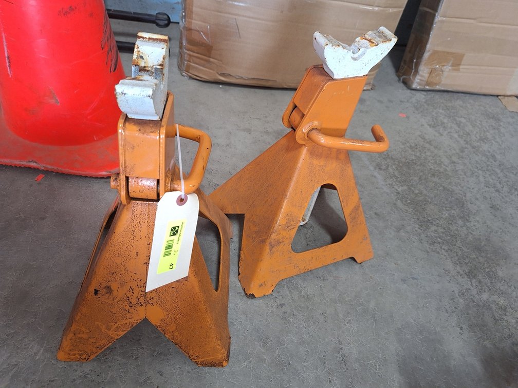 2 - 6 Ton Jack Stands