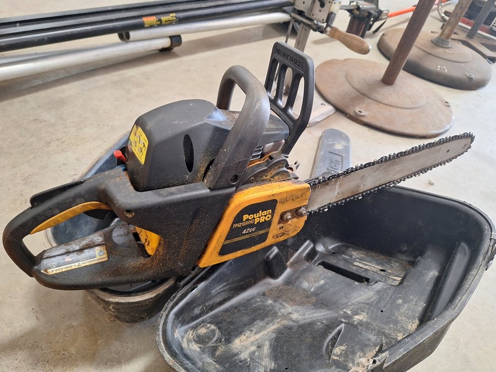 Poulan Pro Chainsaw, 42cc
