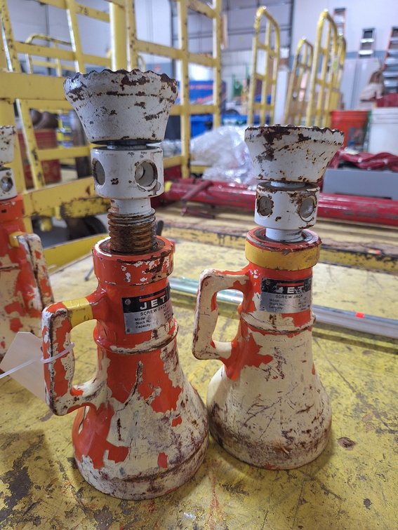 2 Jet 10 Ton Screw Jacks