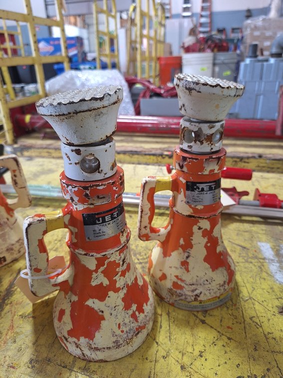 2 Jet 10 Ton Screw Jacks