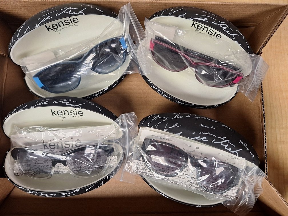 4 Pairs Kensie Sunglasses