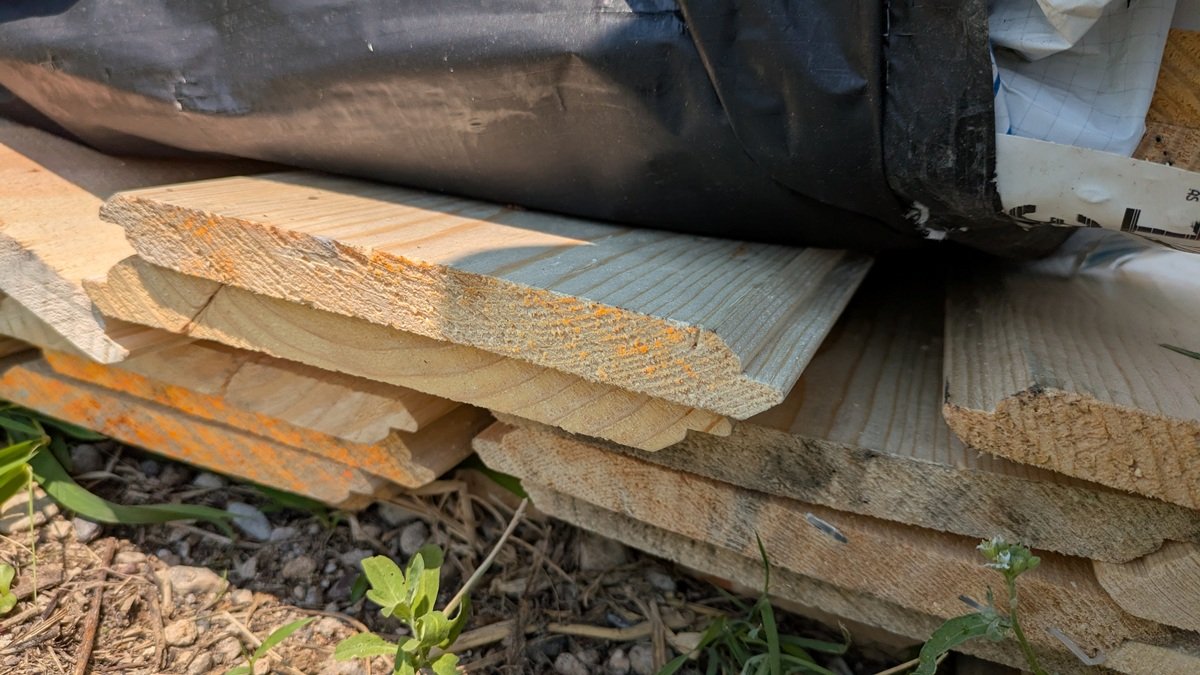 Ponderosa Pine 1"x8", COMMON LWP-11 REV, 40 Pieces, 16' Lengths, 426.7 Board Feet