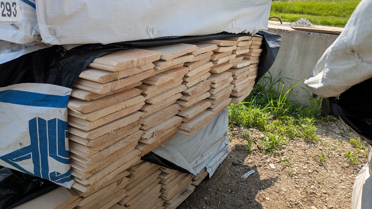 Beige Prime Western Wood 1"x8", UTIL LWP-11 REV KD, 6' and 8' Lengths, 700 Linear Feet, 394 Sq. Ft.