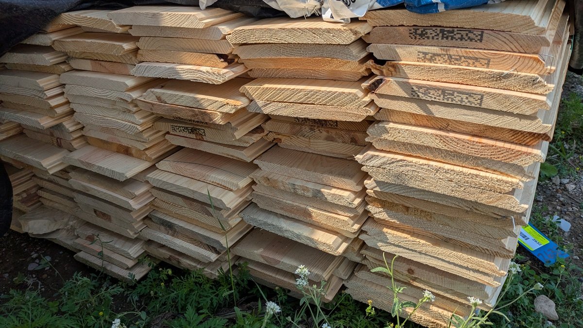 Ponderosa Pine 1"x8", COMMON LWP-11 REV, 156 Pieces, 6' and 8' Lengths, 681.3 Board Feet