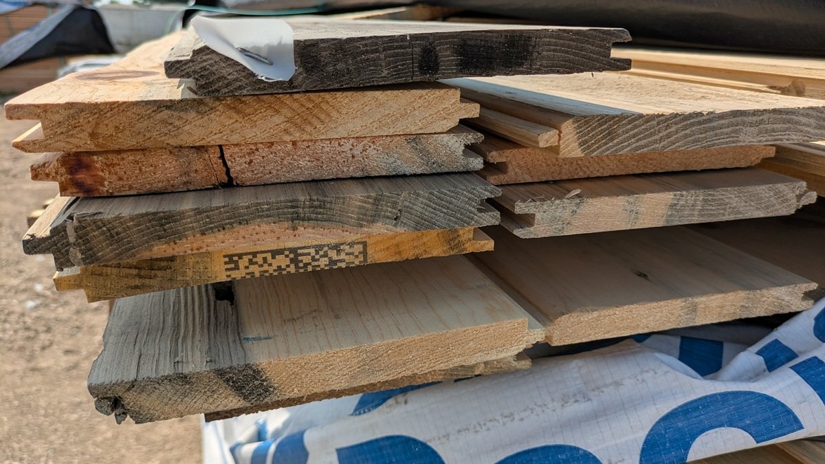 Ponderosa Pine 1"x8", UTIL LWP-4 FACE SQ BACK, 6' to 8' Lengths, 290.7 Board Feet
