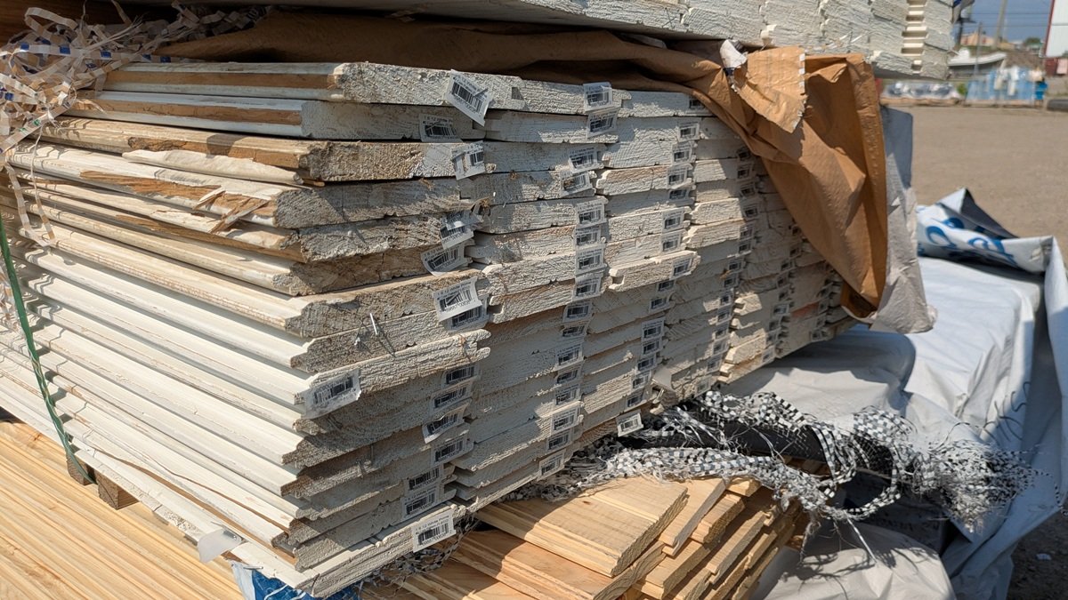 White Prime Ponderosa Pine 1"x6", 2 & BTR COMMON BEAD CLG FACE LWP-4 BACK, 12' Lengths, 1536 Linear Feet, 640 Sq. Ft.
