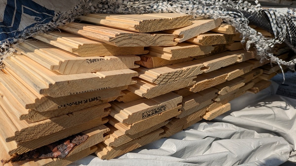 Ponderosa Pine 1"x6", UTIL BEAD CLG FACE LWP-4, 12' Lengths, 1056 Linear Feet, 440 Sq. Ft.