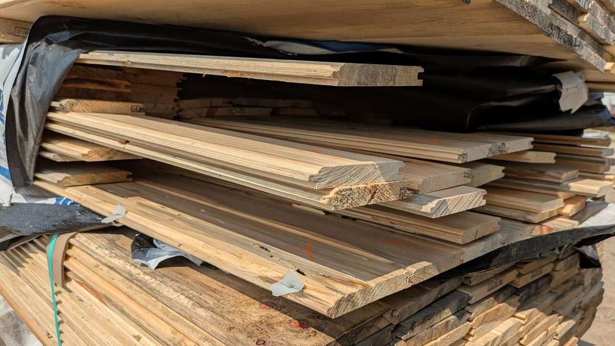 Ponderosa Pine 1"x6", UTIL LWP-4 FACE SQ BACK KD, 12' to 16' Lengths, 1754 Linear Feet, 730 Sq. Ft.
