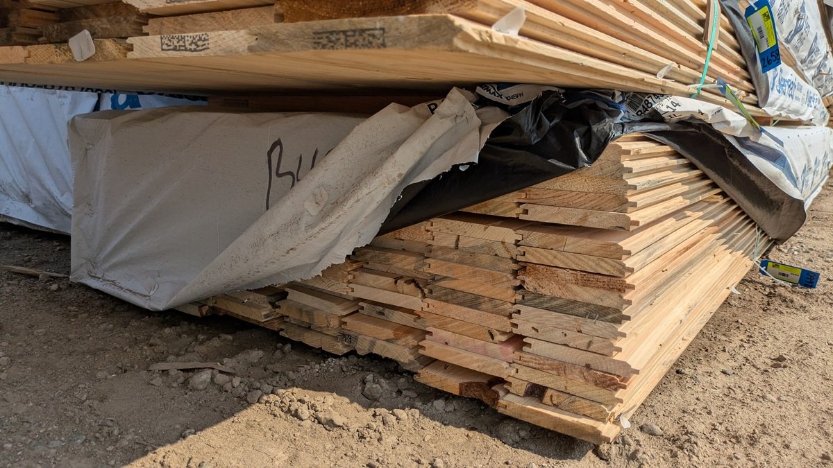 Ponderosa Pine 1"x6", UTIL LWP-4 FACE SQ BACK KD, 12' to 14' Lengths, 1758 Linear Feet, 732 Sq. Ft.