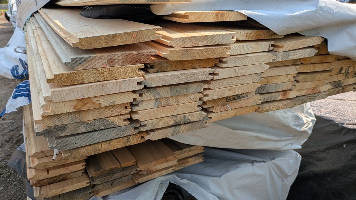 Ponderosa Pine 1"x6", UTIL LWP-4 FACE SQ BACK KD, 12' Lengths, 904 Linear Feet, 376 Sq. Ft.