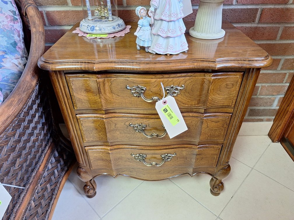 3-Drawer Thomasville Chest, 25"