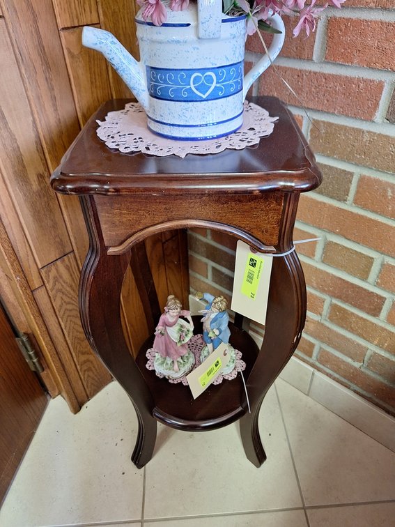 28" Wood Plant Stand