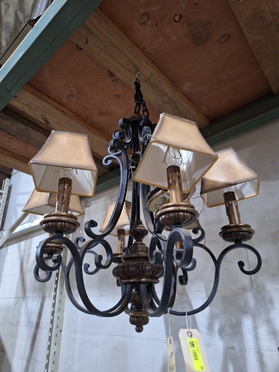 Iron/Metal Hanging Light/Chandelier, 20"x28"