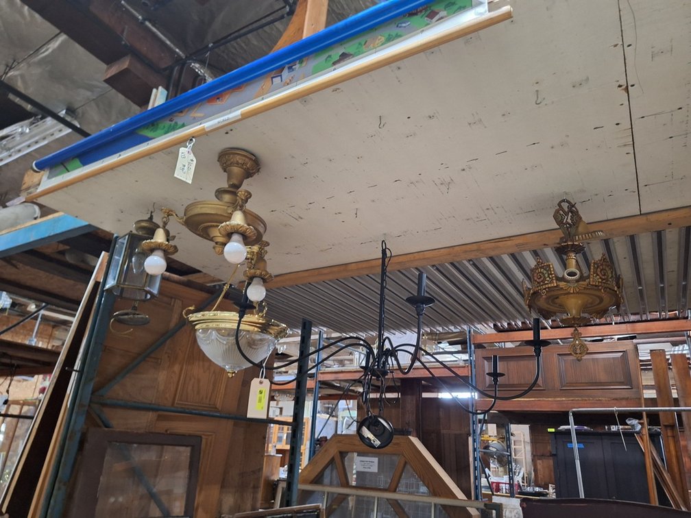 5 Assorted Hanging Lights