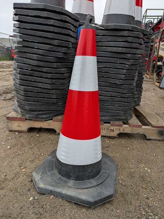 21 Safety Traffic Cones