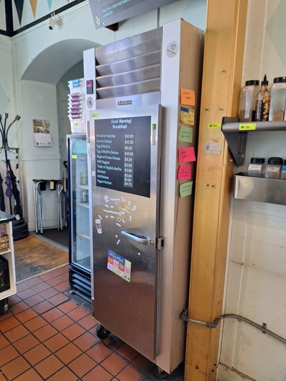 Traulsen Upright Refrigerator on Wheels, Model G10011, 30"x32"x83"