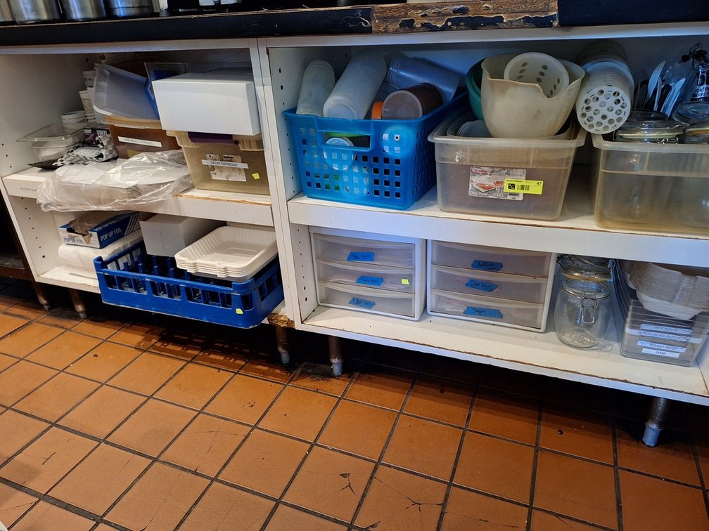 Assorted Contents, Condiment Containers, More