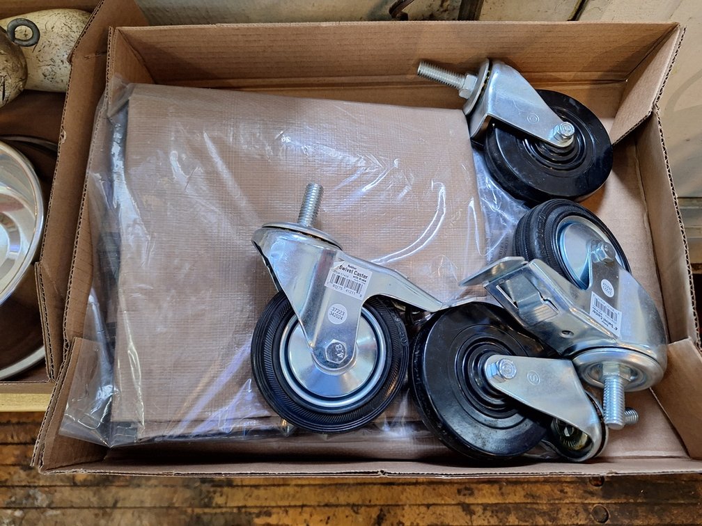 4 Casters, More
