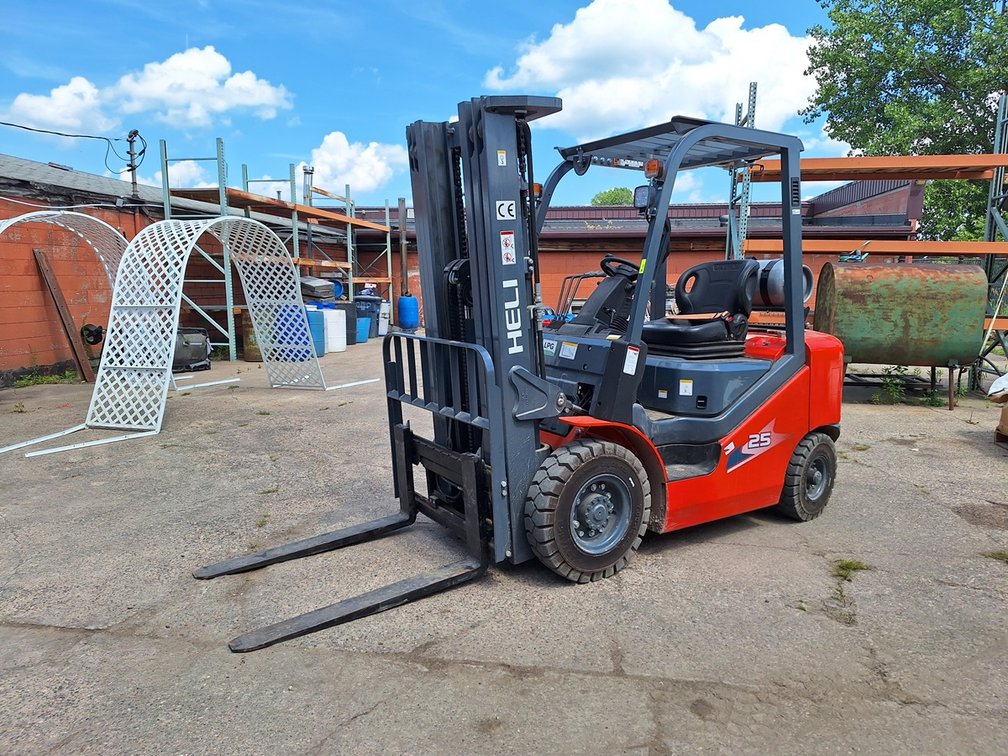 Heli 25 Forklift, Model CPYD25-KU1H, Serial 230252T9570, 4300 Lb. Capacity, 19.8 Hours (will continue to be used, so hours may be a few more), 42"x4.75" Forsk, 3 Stage Mast, Side Shift, Front Tires 7.00-12, Rear Tires 6.00-9, LP Tank