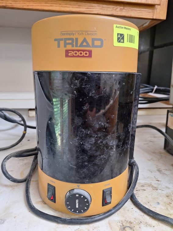 Dentsply Triad 2000 Curing Unit