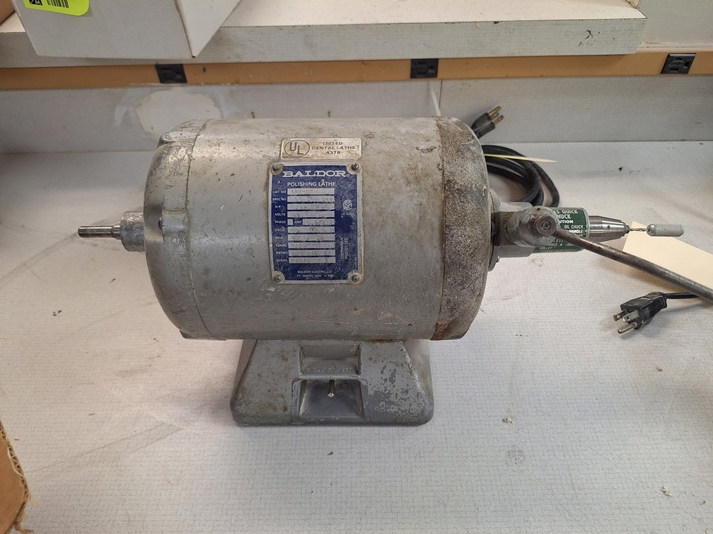 Baldor 1/3HP Polishing Lathe, RPM: 1725/3450