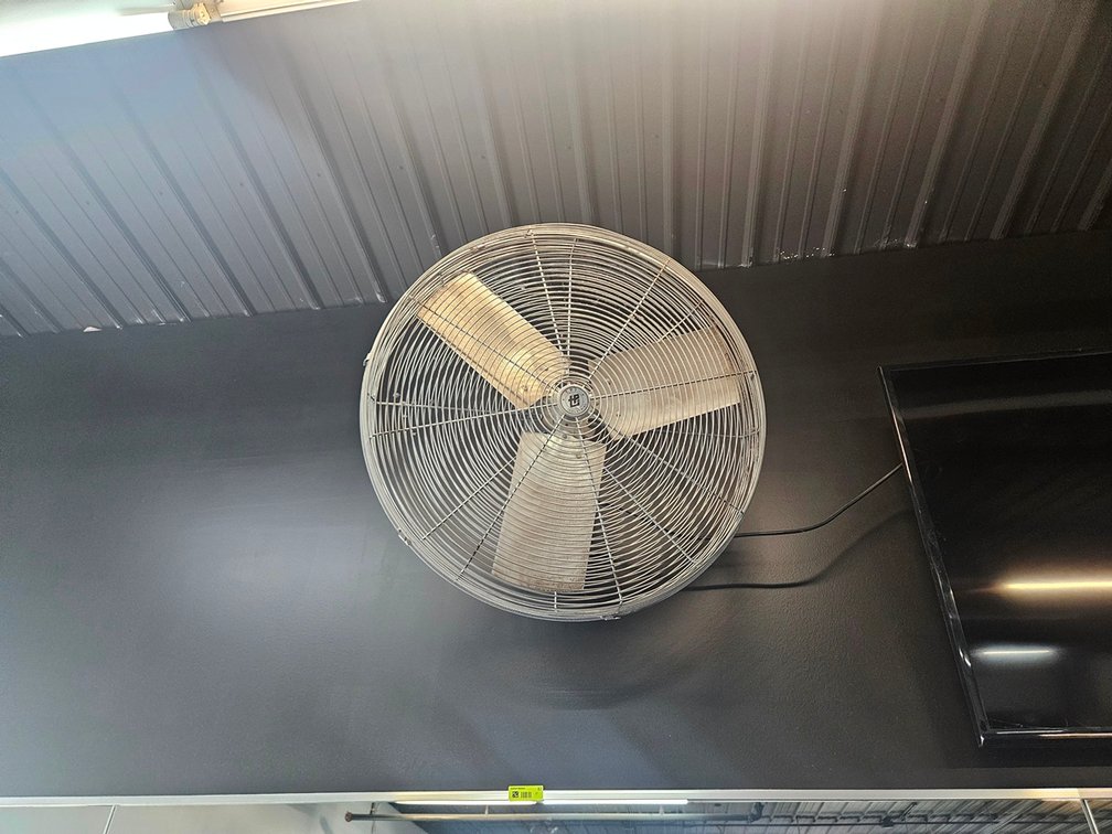 TPI 32" Wall Mounted Fan