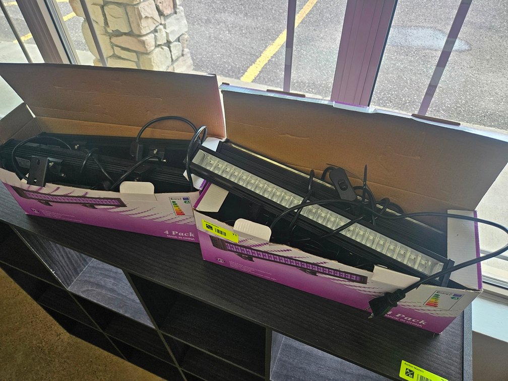 8 UV LED 16" Black Lights