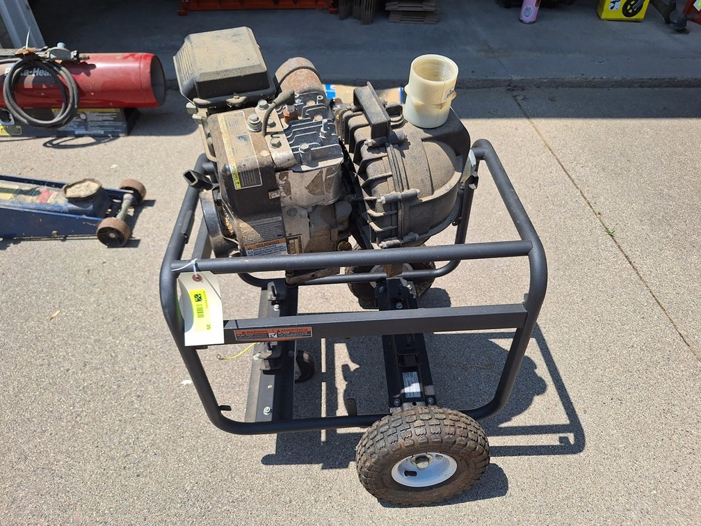 Briggs & Stratton 3.5 HP Gas Pump on Cart